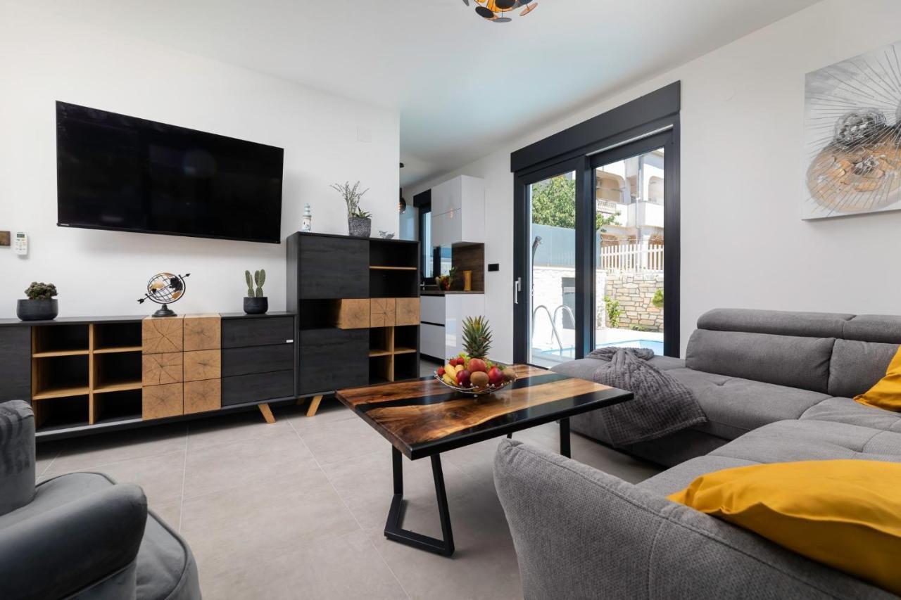 Luxury Villa Adria Apartments Krk Town Luaran gambar