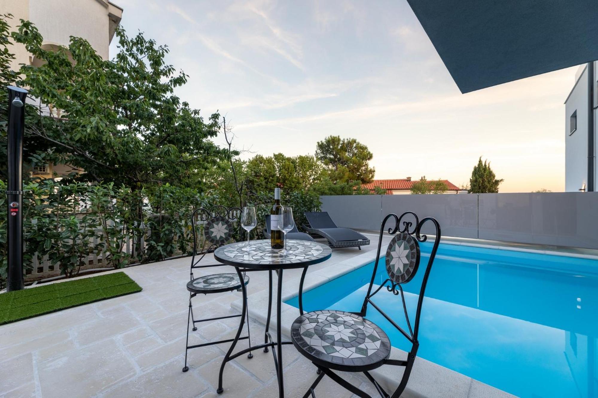 Luxury Villa Adria Apartments Krk Town Luaran gambar